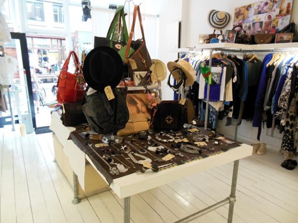 vintage in Amsterdam Jutka and Riska fashion