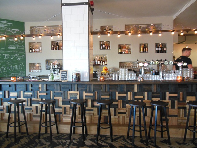 cafe-vrijdag-amsterdam