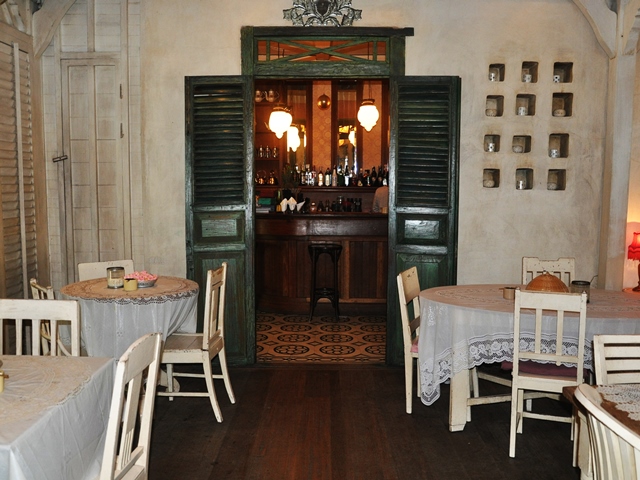 Cafe Bali on "eatstreet" in Seminyak Bali