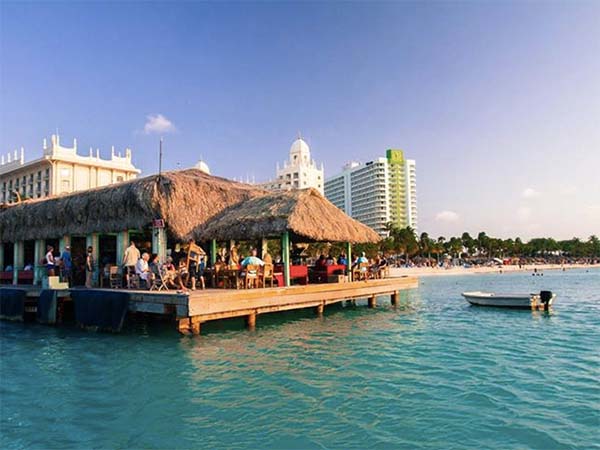 Bugaloe Beach Bar & Grill