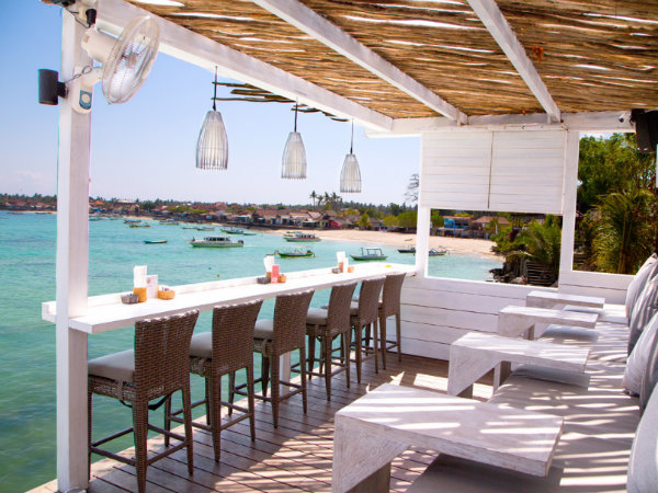 the deck nusa lembongan bali
