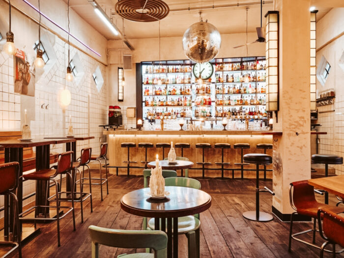 nieuwsjaarsborrel amsterdam cafes, leuke cafes open 1 januari amsterdam