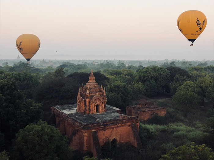 BALLONVAART IN BAGAN
