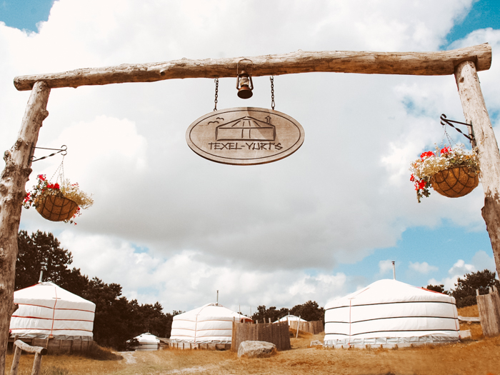 texel yurt boeken