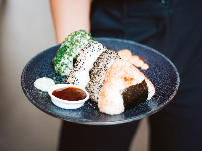 onigiri eten in amsterdam
