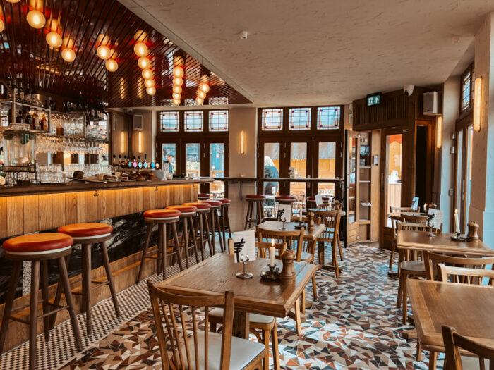 Ami Café Manger Amsterdam, hotspots in De Pijp, borrelen in De Pijp, leuk eetcafé in De Pijp