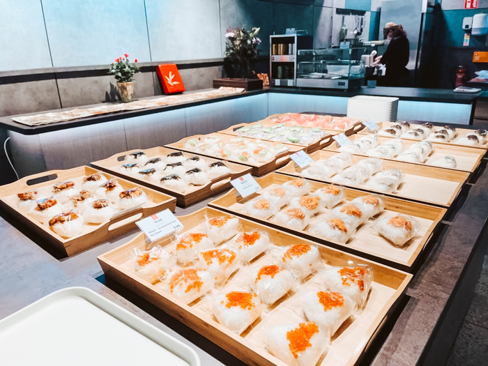 take-away metrostations amsterdam wagaya onigiri