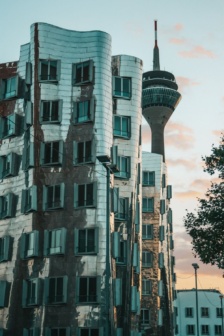 Düsseldorf v.a. €20