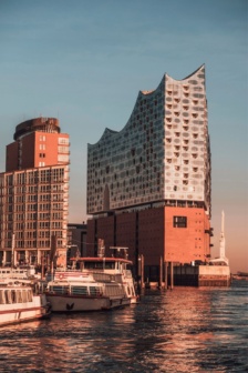 Hamburg v.a. €33